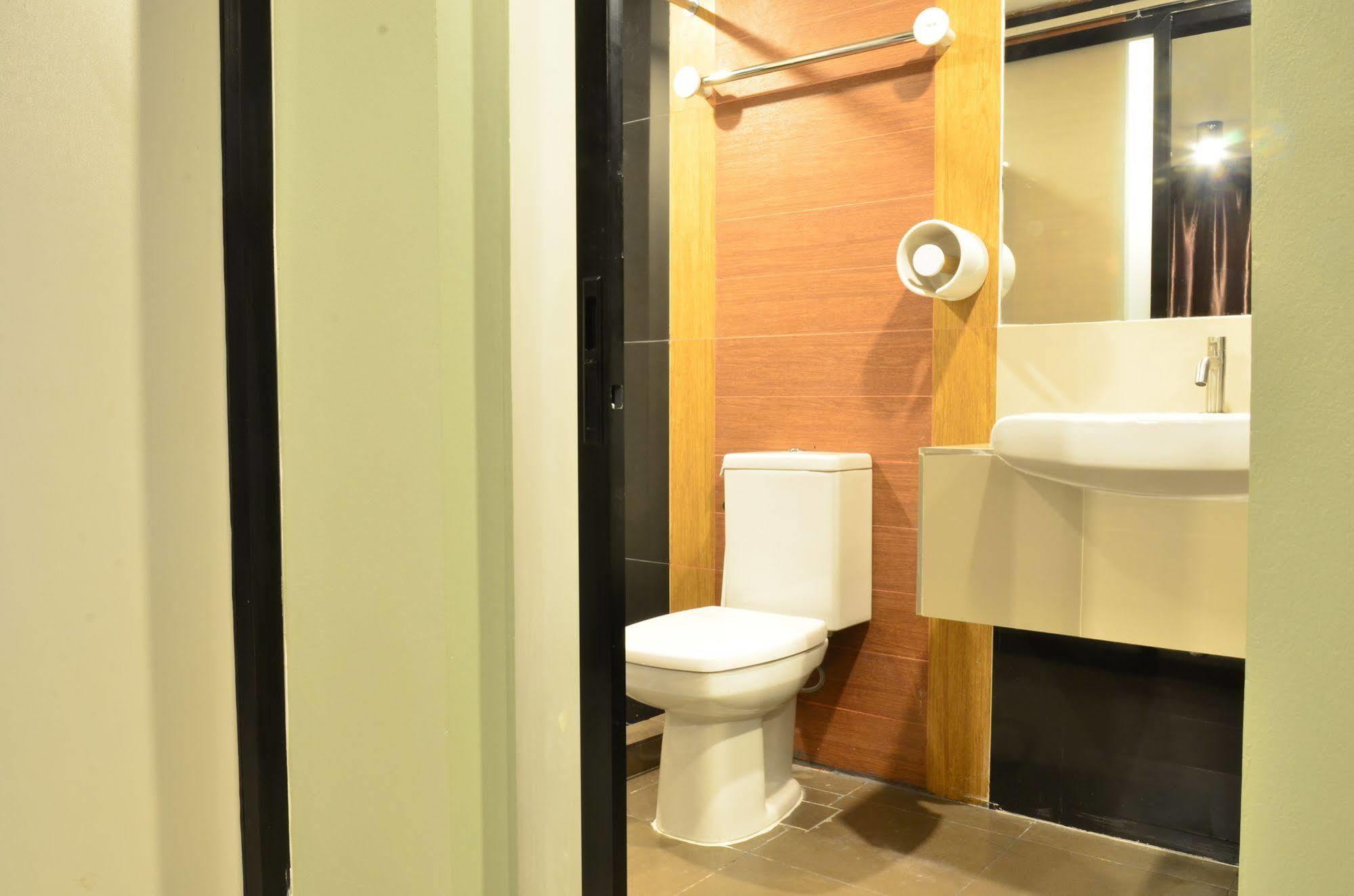 Grand Marina Residence Hotel Ban Laem Chabang Eksteriør bilde